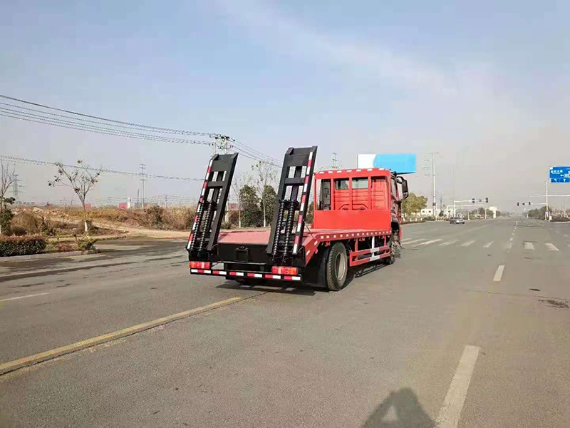 國六重汽豪沃新款平板運(yùn)輸車