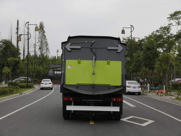 國六東風(fēng)天錦12方掃路車