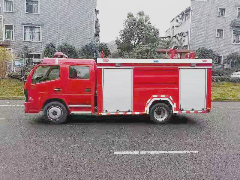 東風5噸泡沫消防車