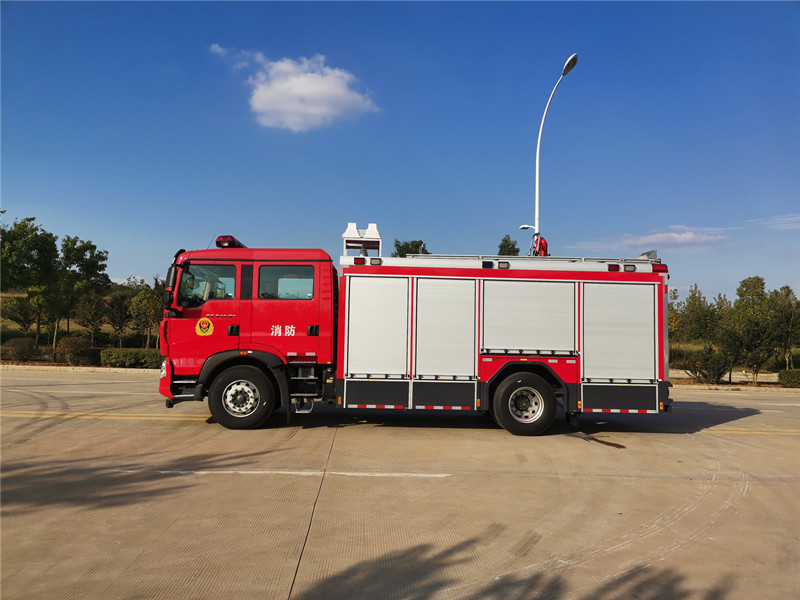 重汽A類泡沫主戰(zhàn)消防車