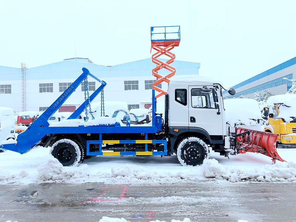 東風(fēng)T3擺臂垃圾車帶推雪鏟設(shè)備