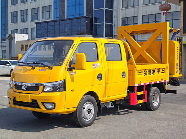 東風途逸藍牌70k防撞緩沖車