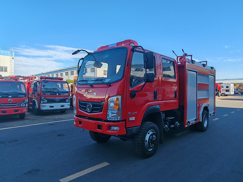 東風四驅(qū)3.5噸水罐消防車（全柴112KW）