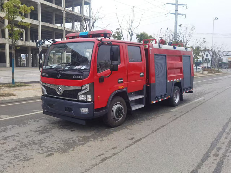 東風(fēng)多利卡5噸泡沫消防車