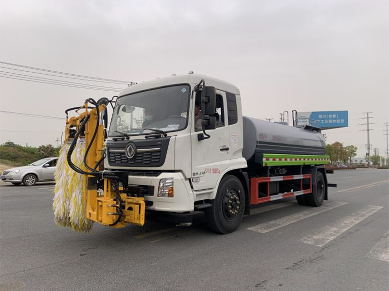 東風天錦城市護欄清洗車