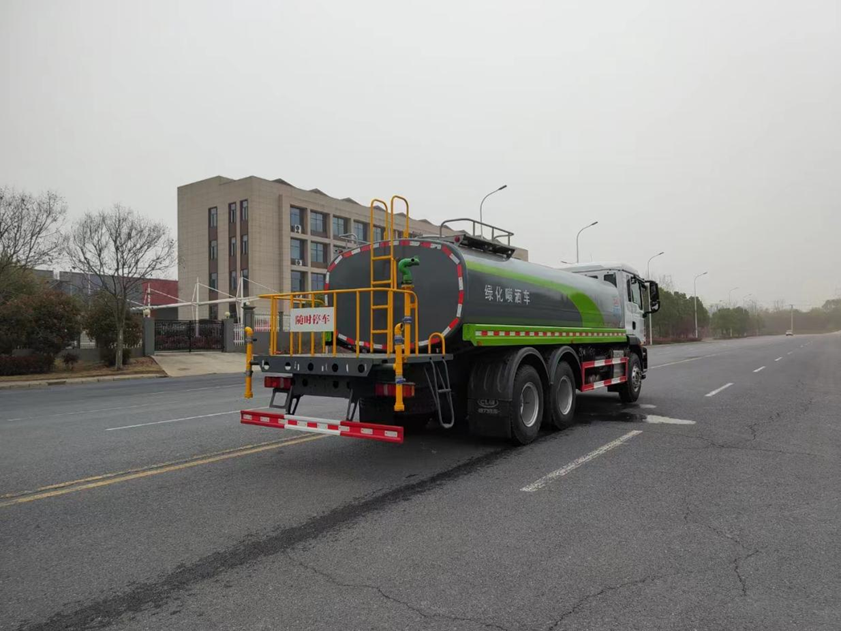 重汽汕德卡后雙橋17.8方綠化噴灑車